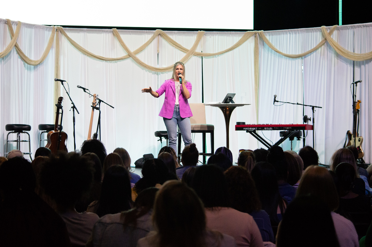 Lindsey Wagnon speaking at a women's leadership event